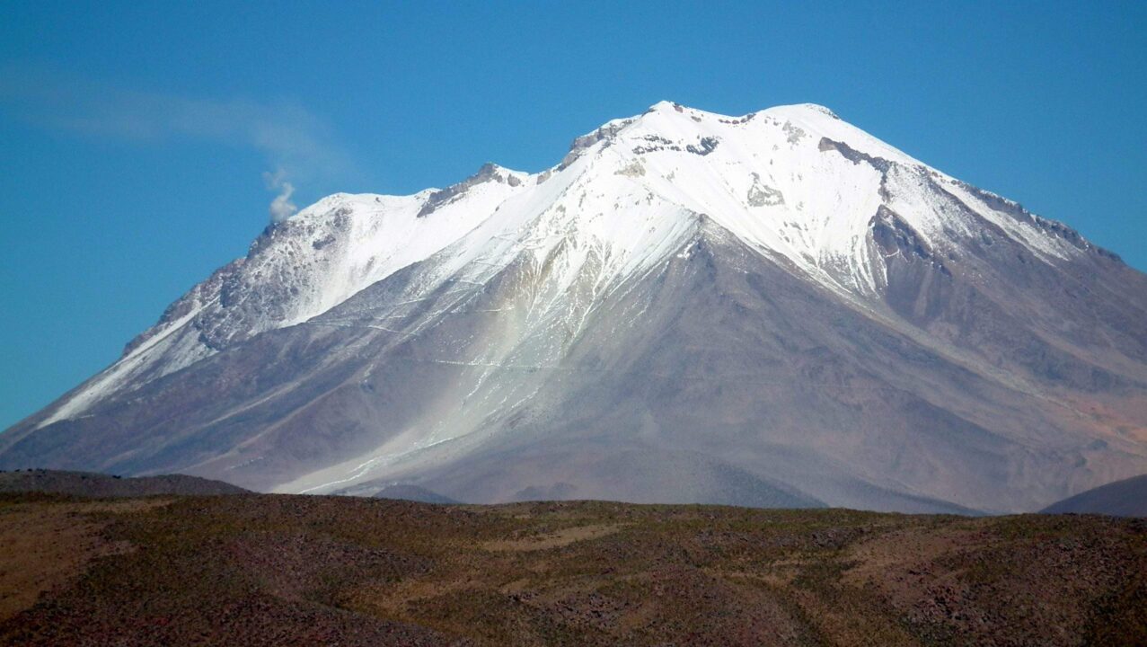 Vulcano Expediciones Ascenso al Volcán Ollague [5.868 msnm]: Tour, precios (y consejos)