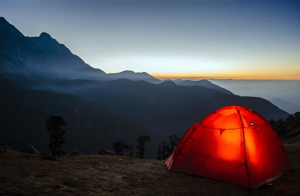 Datos y tips para no pasar frío en una carpa en la montaña